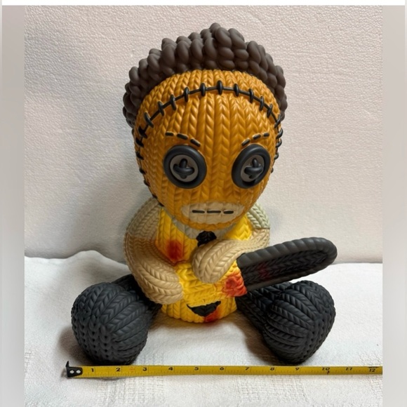 Handmade By Robots 12" Large Vinyl Knit
Series Figure - 003 Leatherface - Picture 11 of 11